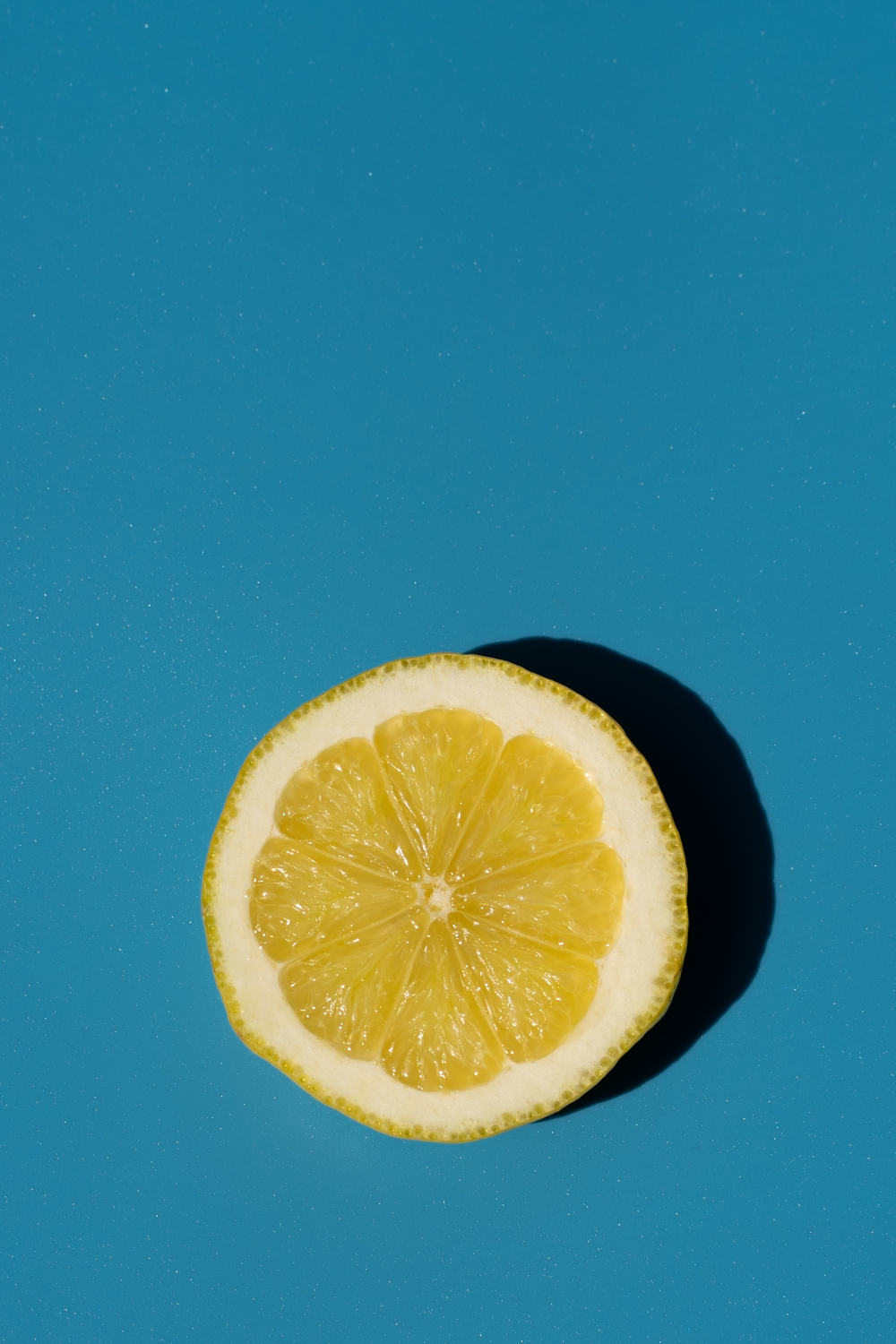 Zitrone blauer Hintergrund